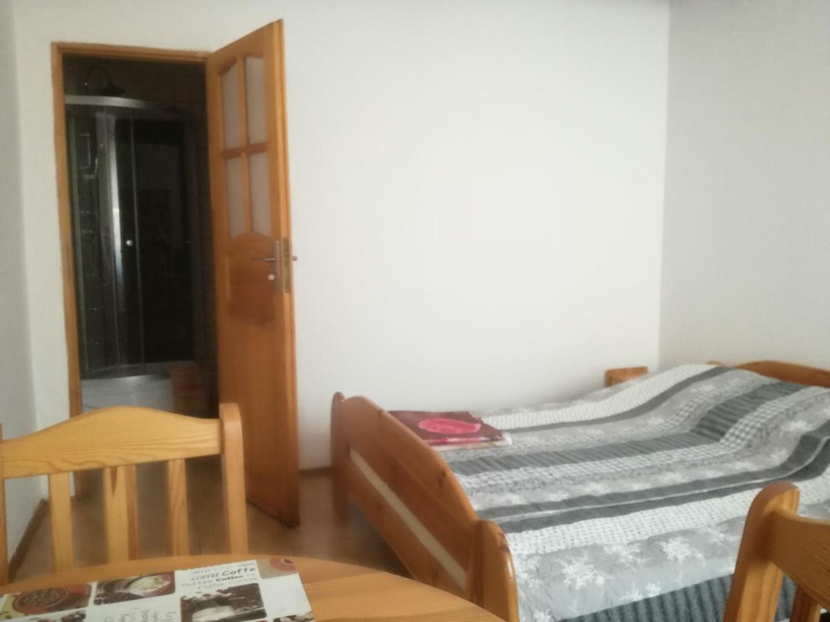 Chata Pod Roza Ledzin Exterior foto